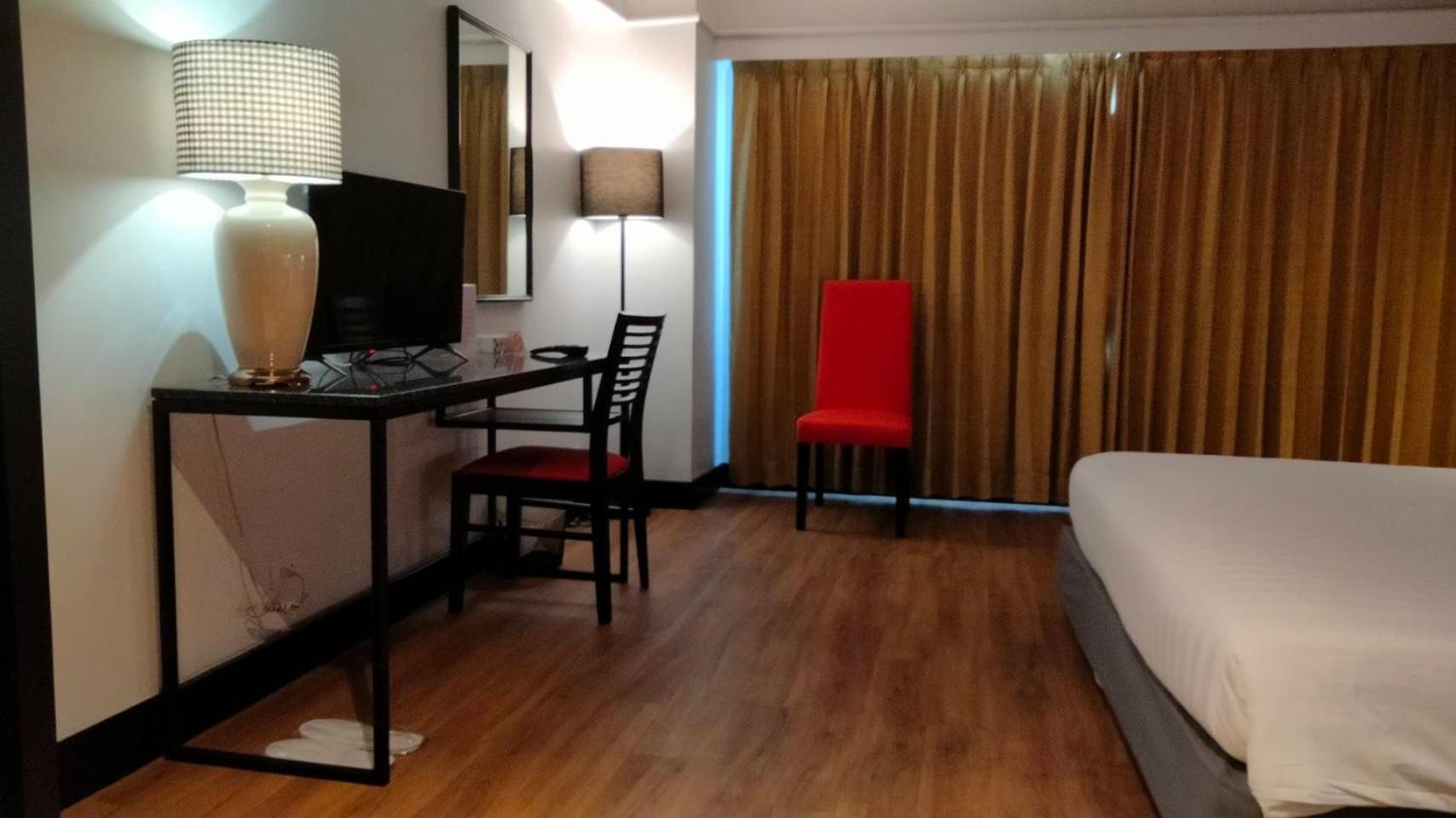 Witz Bangkok Ramkhamhaeng Hotel Exterior foto