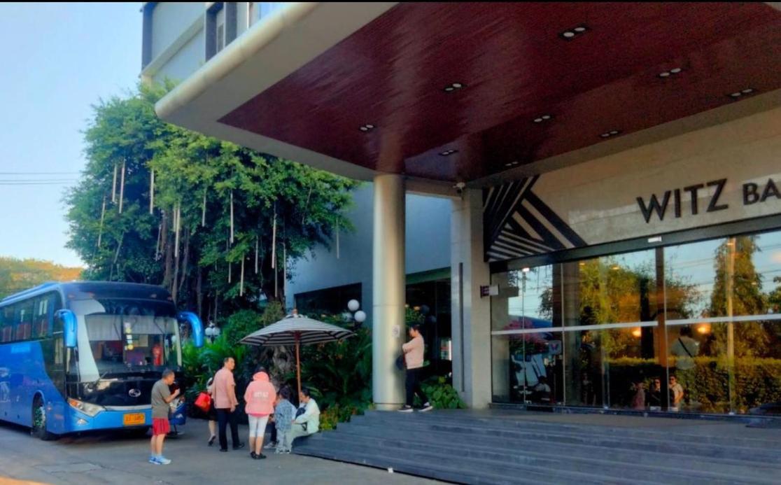 Witz Bangkok Ramkhamhaeng Hotel Exterior foto