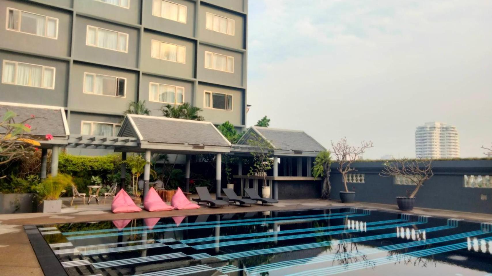 Witz Bangkok Ramkhamhaeng Hotel Exterior foto