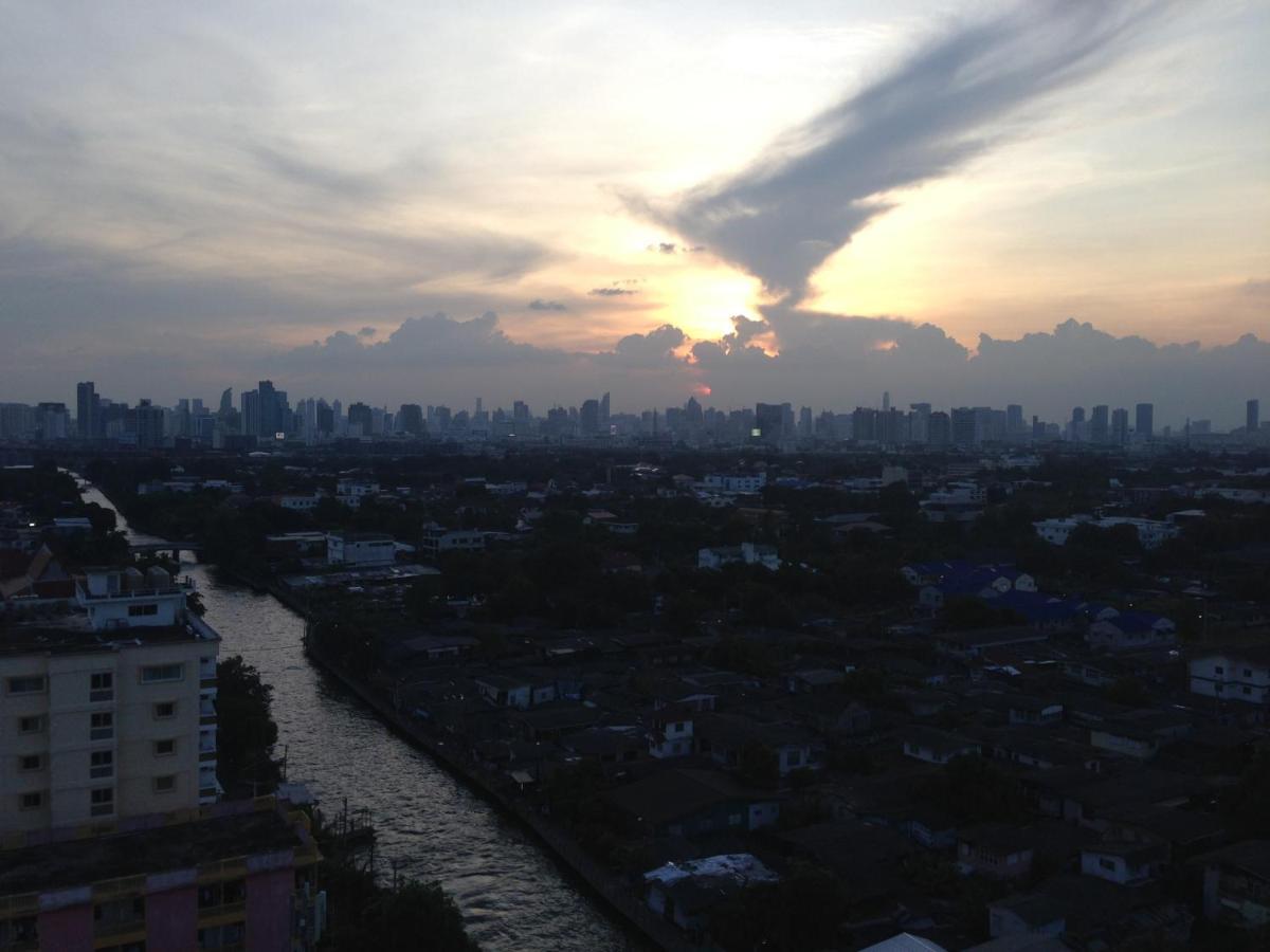 Witz Bangkok Ramkhamhaeng Hotel Exterior foto